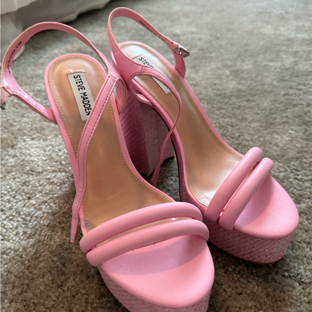 Steve Madden Pink Platform heels